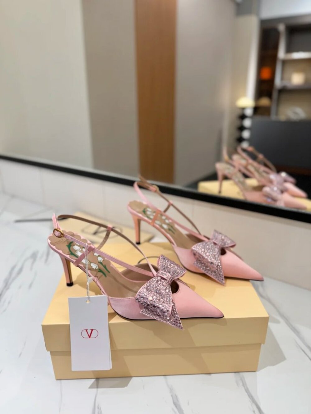 Classic Valentino shoes: A Stylish and Versatile Choice for Elegance